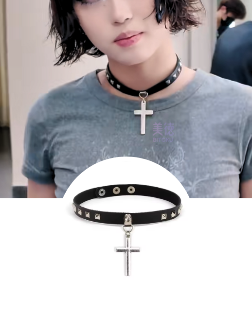 Chocker negro con taches y cruz